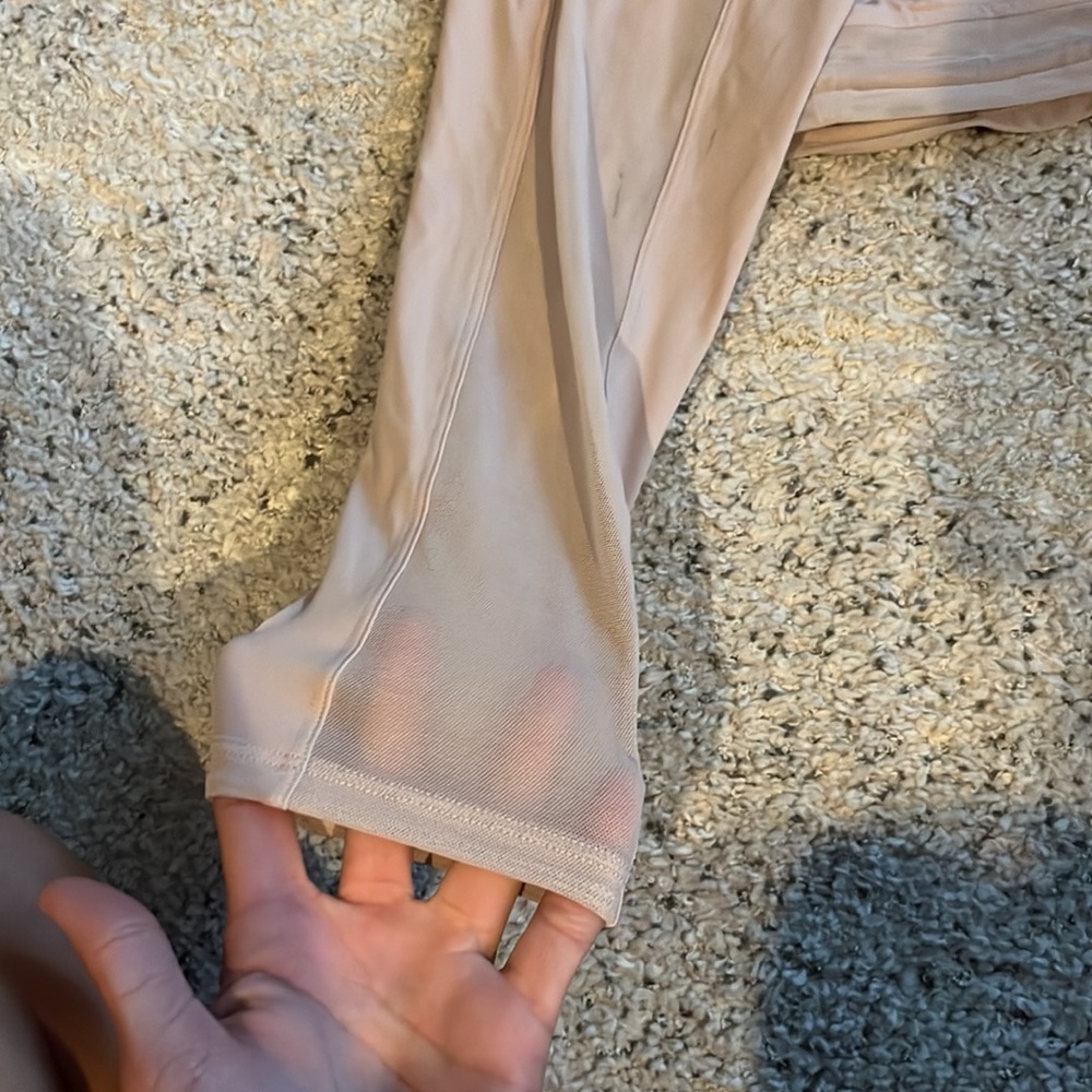 Lululemon - Picture 2 of 3